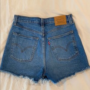Levi’s Ribcage Denim Cutoffs